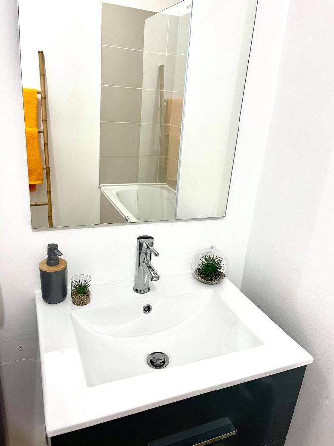דירות סיינט דניס Entierement Equipe, Climatise, Wifi, Au Dernier Etage Sans Vis A Vis מראה חיצוני תמונה
